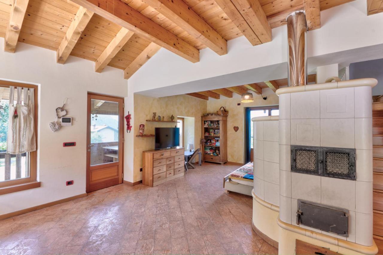 Chalet Con Piscina E Vista Panoramica Colico Kültér fotó