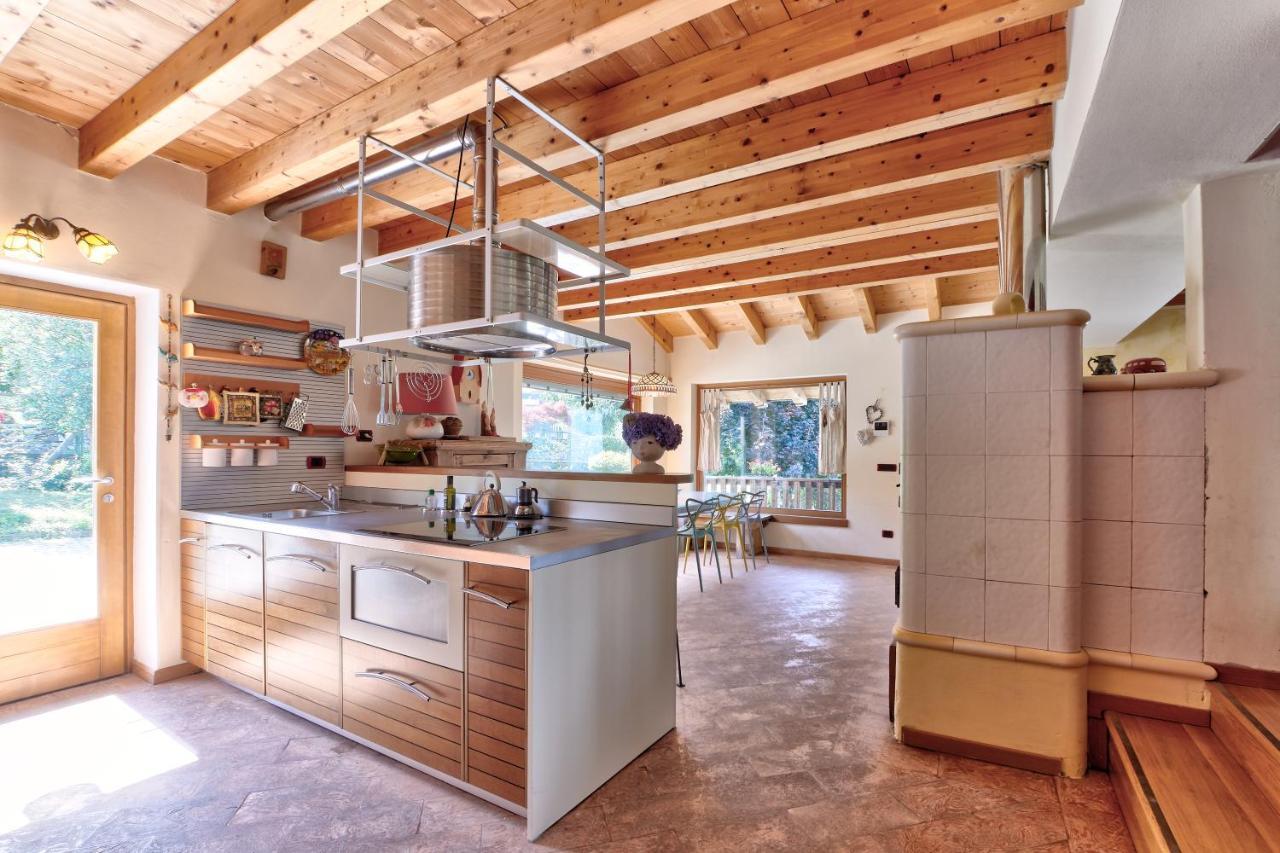 Chalet Con Piscina E Vista Panoramica Colico Kültér fotó