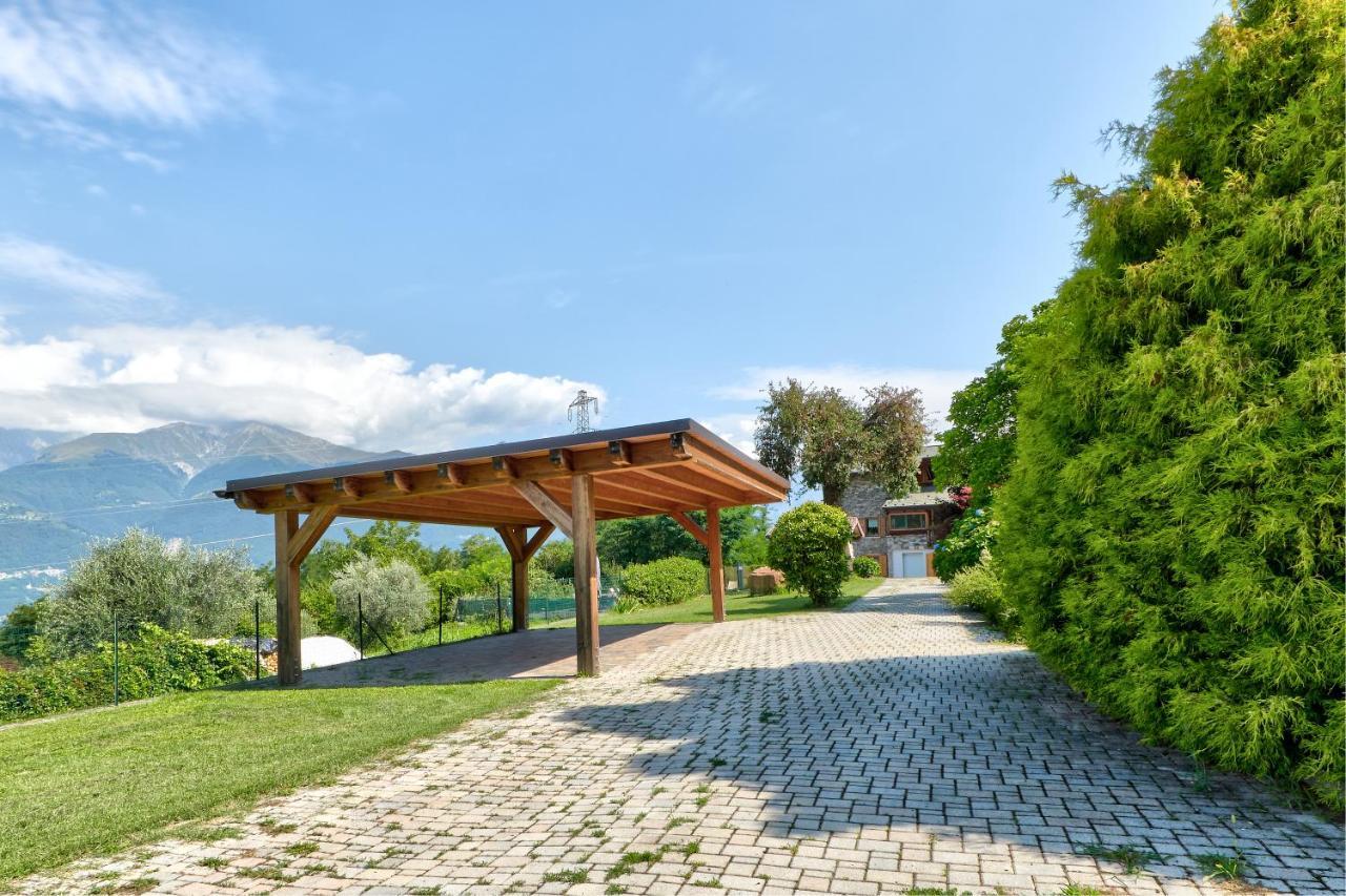 Chalet Con Piscina E Vista Panoramica Colico Kültér fotó