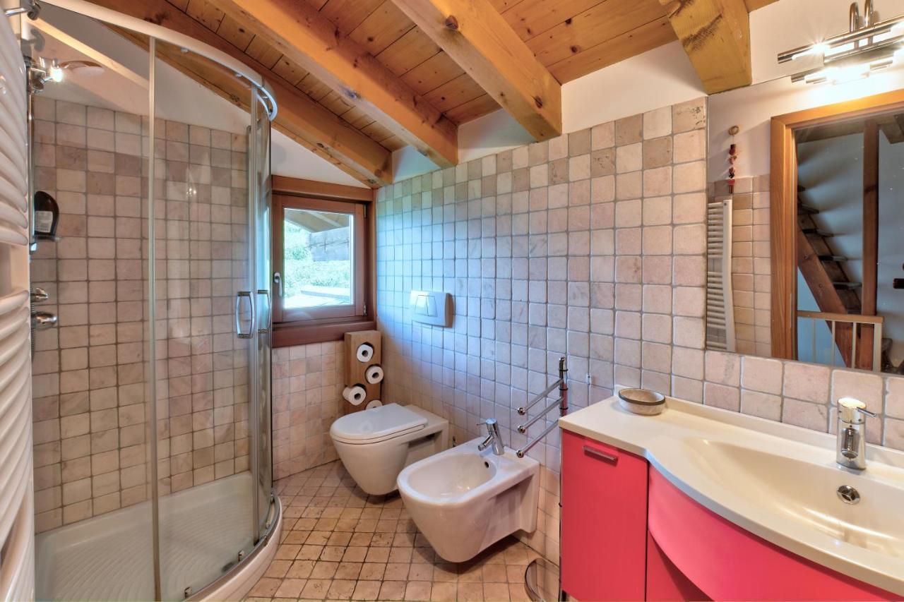 Chalet Con Piscina E Vista Panoramica Colico Kültér fotó