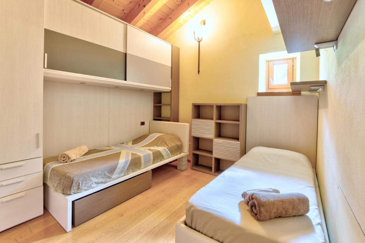Chalet Con Piscina E Vista Panoramica Colico Kültér fotó